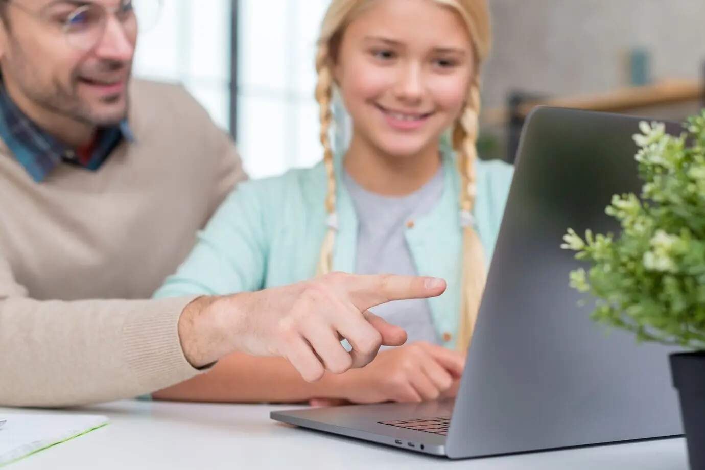 Privatlehrer und Schüler zu Hause